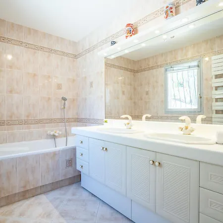Les Cedres By Interhome *