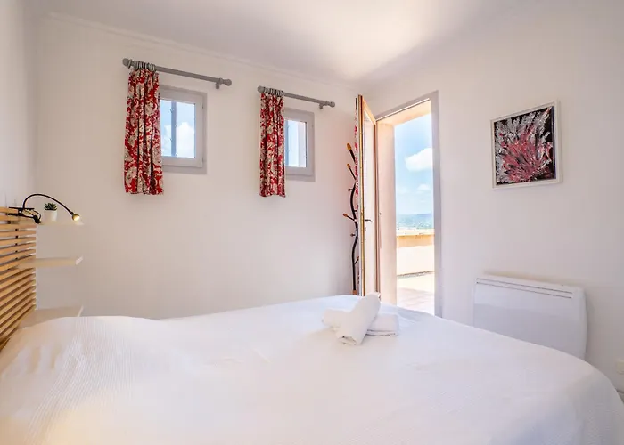 Les Cedres By Interhome بيت للعطل